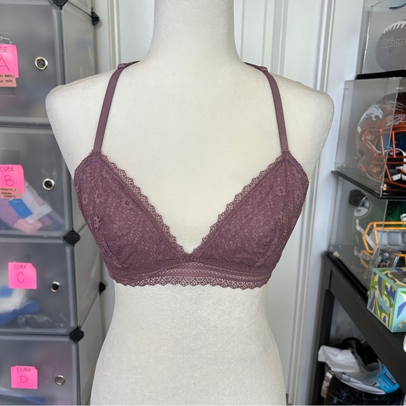 Victoria's Secret Lavender Purple Floral Lace Bralette Size Large - Picture 2 of 7